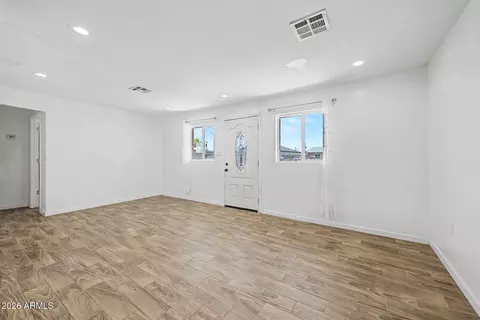 Living - 4805 S 35th Dr, Phoenix, AZ 85041 photo 1 of 4