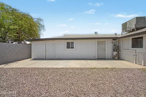 Exterior - 4805 S 35th Dr, Phoenix, AZ 85041 photo 5 of 6
