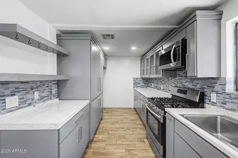 Kitchen - 4805 S 35th Dr, Phoenix, AZ 85041 photo 2 of 3