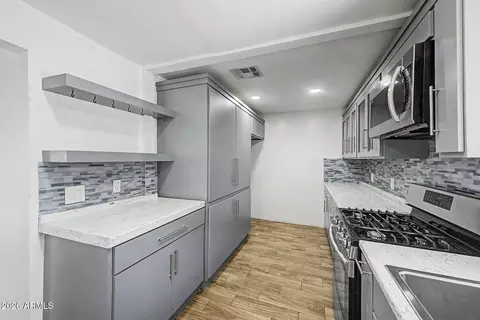 Kitchen - 4805 S 35th Dr, Phoenix, AZ 85041 photo 3 of 3