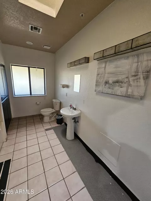 Bath - 9138 E Dennis St, Mesa, AZ 85207 photo 1 of 9