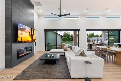 Living - 744 E Myrtle Ave, Phoenix, AZ 85020 photo 1 of 1