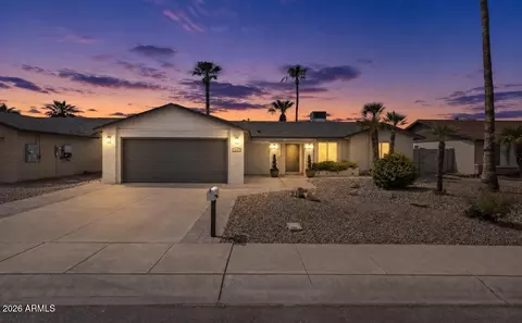 911 W Loughlin Dr, Chandler, AZ 85225