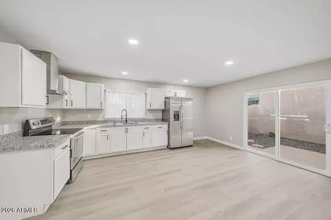 Kitchen - 2609 E Lemon St, Tempe, AZ 85288 photo 2 of 2