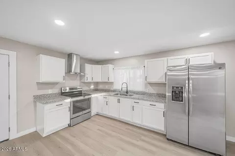 Kitchen - 2609 E Lemon St, Tempe, AZ 85288 photo 1 of 2