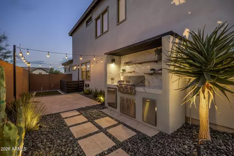Exterior - 2110 E Fallen Leaf Ln, Phoenix, AZ 85024 photo 6 of 19