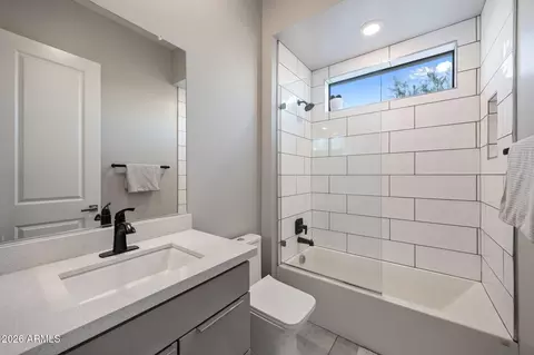 Bath - 2110 E Fallen Leaf Ln, Phoenix, AZ 85024 photo 2 of 6