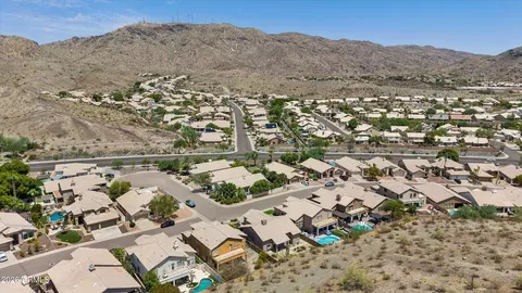 View/Area - 735 E Goldenrod St, Phoenix, AZ 85048 photo 3 of 4
