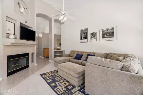 Living - 735 E Goldenrod St, Phoenix, AZ 85048 photo 3 of 4