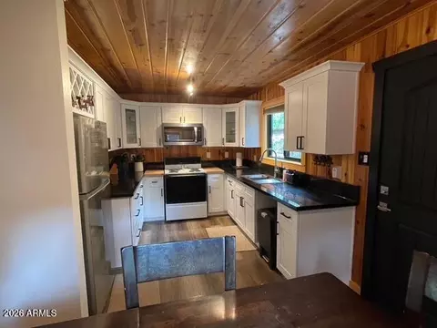 Kitchen - 672 W Cocopah Ln, Payson, AZ 85541 photo 4 of 4