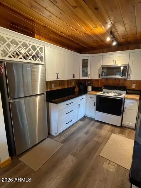 Kitchen - 672 W Cocopah Ln, Payson, AZ 85541 photo 2 of 4