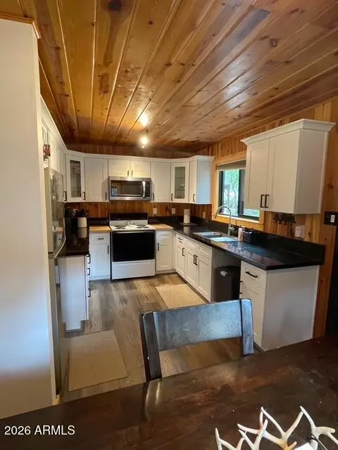 Kitchen - 672 W Cocopah Ln, Payson, AZ 85541 photo 1 of 4