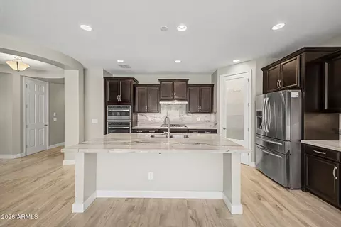 Kitchen - 3950 E Perkinsville St, Gilbert, AZ 85295 photo 4 of 5