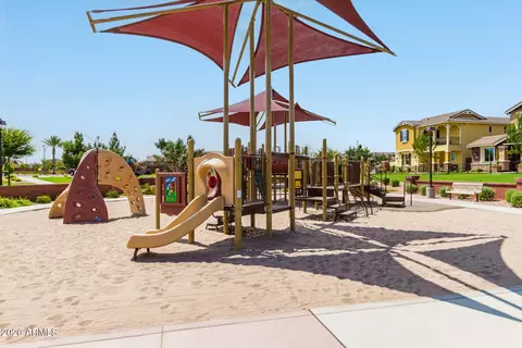 View/Area - 3950 E Perkinsville St, Gilbert, AZ 85295 photo 1 of 9