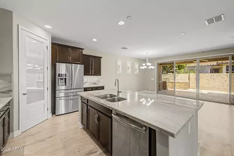 Kitchen - 3950 E Perkinsville St, Gilbert, AZ 85295 photo 3 of 5