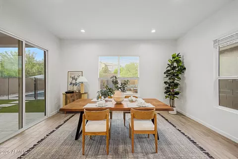 Dining - 5956 E Sinclair St, Phoenix, AZ 85054 photo 1 of 2