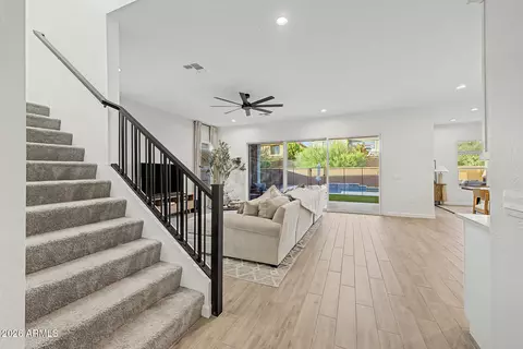 Entry Way - 5956 E Sinclair St, Phoenix, AZ 85054 photo 3 of 7