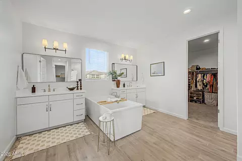 Entry Way - 5956 E Sinclair St, Phoenix, AZ 85054 photo 4 of 7