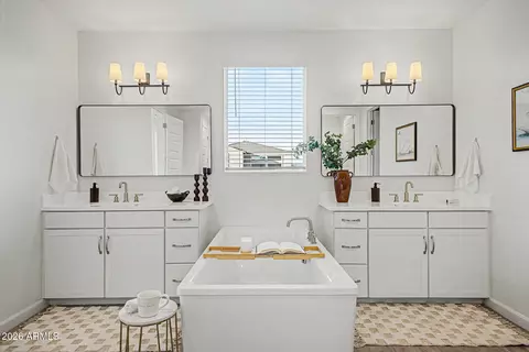 Bath - 5956 E Sinclair St, Phoenix, AZ 85054 photo 2 of 7