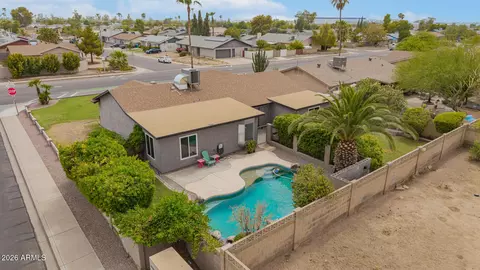 View/Area - 2102 W Utopia Rd, Phoenix, AZ 85027 photo 6 of 16