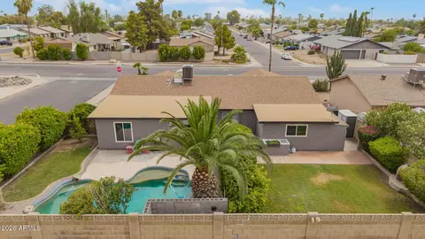 View/Area - 2102 W Utopia Rd, Phoenix, AZ 85027 photo 5 of 16