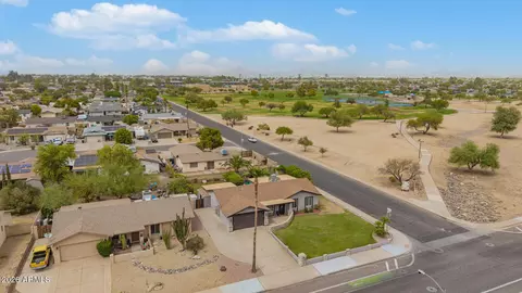 View/Area - 2102 W Utopia Rd, Phoenix, AZ 85027 photo 10 of 16
