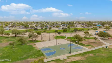 View/Area - 2102 W Utopia Rd, Phoenix, AZ 85027 photo 2 of 16