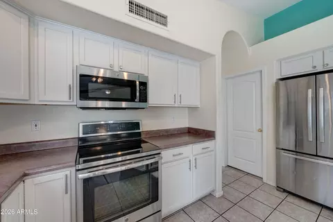 Kitchen - 9504 E Posada Ave, Mesa, AZ 85212 photo 3 of 5