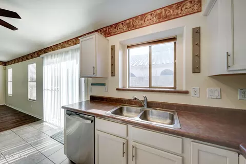 Kitchen - 9504 E Posada Ave, Mesa, AZ 85212 photo 4 of 5