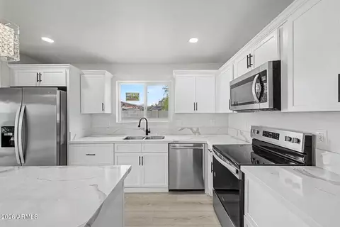 Kitchen - 1228 S 15th Ave, Phoenix, AZ 85007 photo 4 of 4