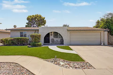 2431 W Via Rialto Cir, Mesa, AZ 85202
