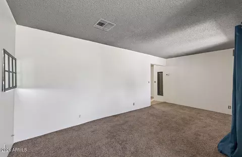 Living - 5499 S Glendale Ave, Globe, AZ 85501 photo 3 of 4