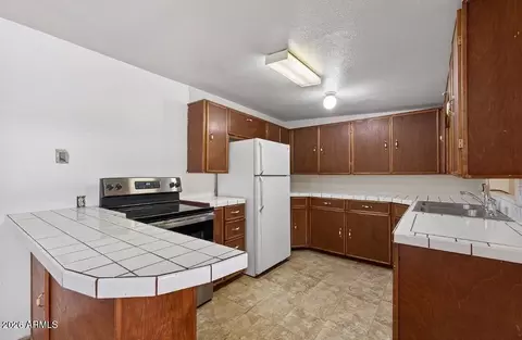 Kitchen - 5499 S Glendale Ave, Globe, AZ 85501 photo 1 of 4