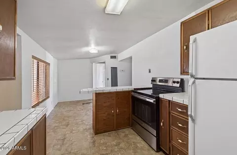 Kitchen - 5499 S Glendale Ave, Globe, AZ 85501 photo 2 of 4
