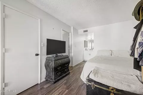 Bedroom - 2625 E Indian School Rd #341, Phoenix, AZ 85016 photo 2 of 4
