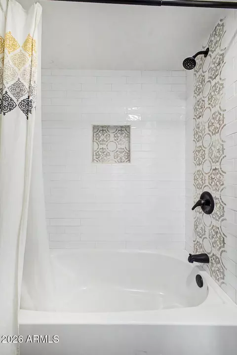 Bath - 2625 E Indian School Rd #341, Phoenix, AZ 85016 photo 2 of 4