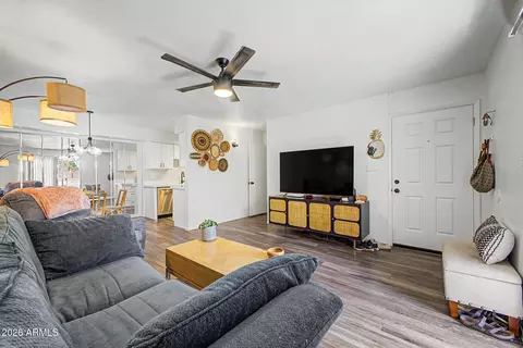 Living - 2625 E Indian School Rd #341, Phoenix, AZ 85016 photo 2 of 2