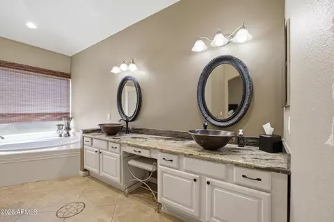 Bath - 4451 E Desert Ln, Gilbert, AZ 85234 photo 2 of 5