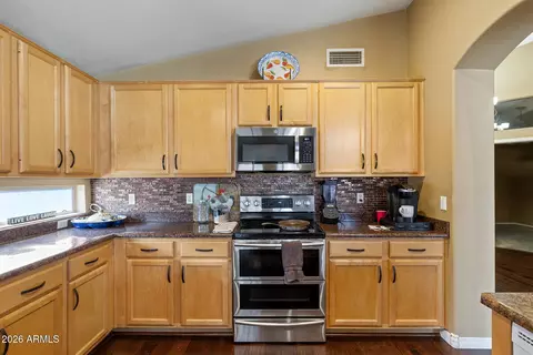 Kitchen - 340 E Rawhide Ave, Gilbert, AZ 85296 photo 5 of 7