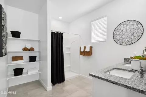 Bath - 3127 W Sonrisa Dr, Apache Junction, AZ 85120 photo 1 of 2