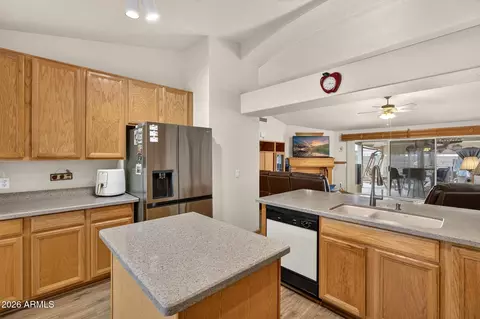 Kitchen - 5155 E Diamond Ave, Mesa, AZ 85206 photo 3 of 4