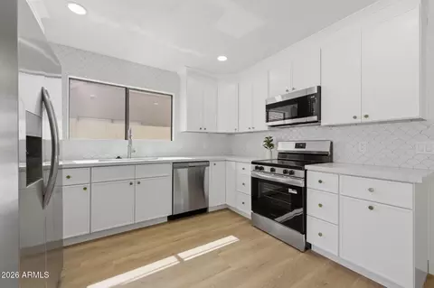 Kitchen - 1249 E Commerce Ave, Gilbert, AZ 85234 photo 4 of 4