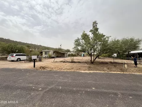 20621 Emerald Dr, Black Canyon City, AZ 85324