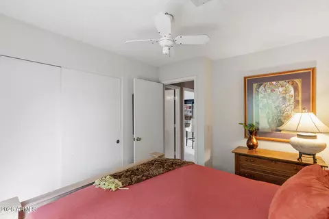 Bedroom - 422 E Kerry Ln, Phoenix, AZ 85024 photo 2 of 8