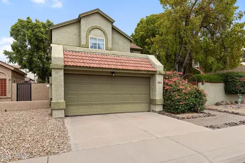 Exterior - 422 E Kerry Ln, Phoenix, AZ 85024 photo 5 of 17