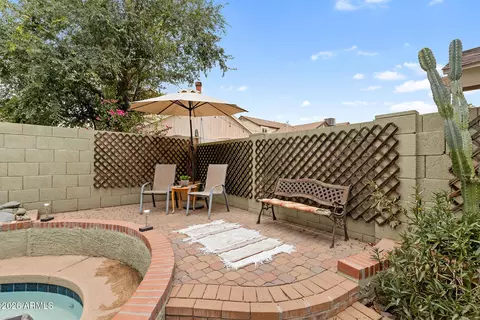 Exterior - 422 E Kerry Ln, Phoenix, AZ 85024 photo 15 of 17