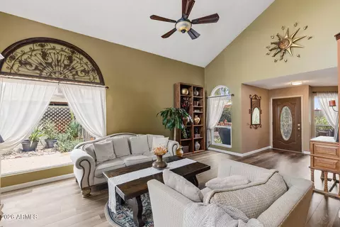 Living - 422 E Kerry Ln, Phoenix, AZ 85024 photo 5 of 5