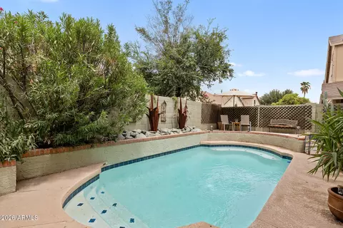 Exterior - 422 E Kerry Ln, Phoenix, AZ 85024 photo 10 of 17