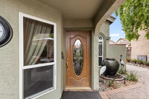 Entry Way - 422 E Kerry Ln, Phoenix, AZ 85024 photo 1 of 5