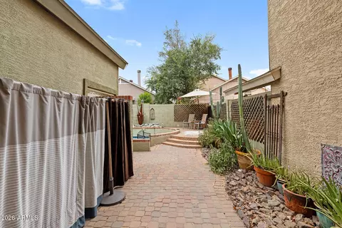 Exterior - 422 E Kerry Ln, Phoenix, AZ 85024 photo 17 of 17